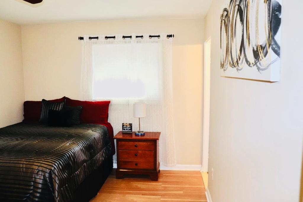 Private Room At Home Near Iad-Sterling Buitenkant foto